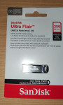 USB ključ Sandisk Ultra Flair 256GB in 128gb