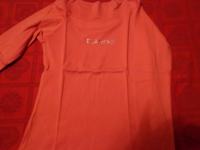 2- BOMBAŽNA ŽENSKA MAJICA , ROZA ORANŽNE BARVE Z NAPISOM