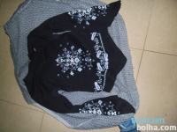 Črna majica z rožnatim vzorcem vel. S