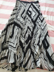 Novo dolgo plise krilo s črno-belim vzorcem