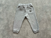 Benetton otroške trenerka hlače (podložene), sive, št. 110 (4-5 let)