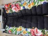 ČRNO CVETLIČNE TOPLE HLAČE 34/36