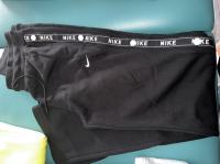 trenikra nike črna nova original št.XS/S