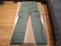 Ženske kargo hlače Bershka 32