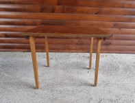 2 zložljivi leseni mizici