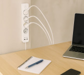 2M Razdelilec 4 x 220V + 2 x USB A + 2 x USB C + Prenapetostna Zaščita