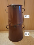 Deža za mast oz. kibla,cena je za obe skupaj 20 L in 30 L