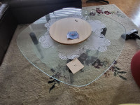 Klubska miza!! Ugodno!!