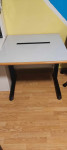 Pisarniški stol in miza