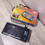 NOVO - Polnilec za baterije - ( Univerzalni polnilec za NI-CD NI-MH )