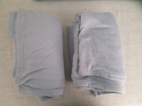 Pregrinjali (2x) iz polyestra. Novi.