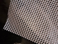 Protidrsna podloga za preproge