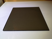 Temni steklen podstavek