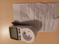 Termostat z vtičnico prodam