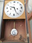 Vintage ura 80 ta leta , ohranjena delujoča z ključem za navijanje