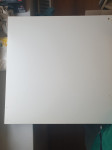 Podarim belo Ikea mizico