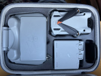 dron DJI mini pro 3 + torba, batarije s polnilno škatljo...