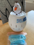 Tomy Frozen igra s sodom Olaf