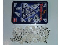 Triominos - trikotne domine s številkami, od 56 domin 1 domina manjka