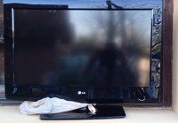 prodam Tv LG diagonala 80 cm za 45 evrov