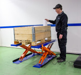 Hidravlična dvižna miza TUL 1000 - 1000 kg, 1350 × 1080 mm