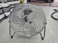 Camry CR 7306 Stojalni Ventilator- Kot nov!