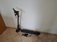 ELEKTRIČNI SKIRO XIAOMI MI SCOOTER PRO-2 PARKRAT VOŽEN,PRAKTIČNO NOV!!