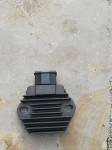 HONDA HORNET REGULATOR NAPETOSTI