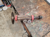 Motor z osjo