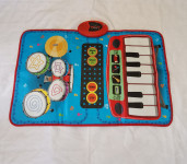 Interaktivna glasbena učna podloga