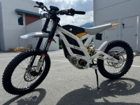 Električni kros motor 79BIKE Falcon GT, 16000 W, 72 V 40 Ah