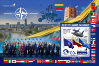 BEEPOST LITVA 2023 NATO SREČANJE VILNA ZASTAVE POLITIKI ** blok