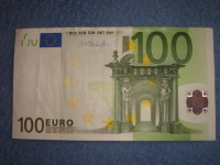 Bankovec 100 eur