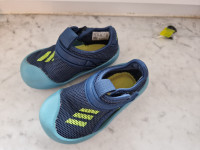 Adidas Altaventure čevlji za v vodo št. 22