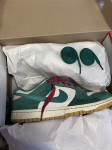 Nike dunk low special edition št 43