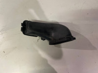 8379955 - OHIŠJE ZRAČNEGA FILTRA LEVO BMW 7 E65 E66 E67