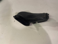 8379956 - OHIŠJE ZRAČNEGA KANALA DESNO BMW 7 E65 E66 E67