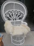 Fotelj iz ratana bele barve