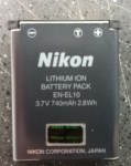 NIKON BATERIJA EN EL 10 + POLNILEC - NIKON COOLPIX