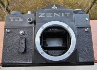 Analogni fotoaparat Zenit TTL body
