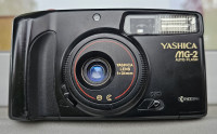 Yashica  MG-2  Auto Flash analogni fotoaparat 35mm