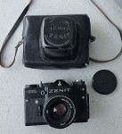 Zenit TTL analogni fotoaparat 35mm  Objektiv Helios 44M 2/58  Popolnom