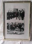 slika v aluminij okvirju s šipo 34 x 48 cm TITO v Iskri in Velenju
