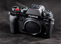 Brezzrcalni fotoaparat Fujifilm X-T2 z veliko dodatne opreme