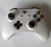 Brezžični igralni plošček kontroler Xbox one bele barve