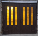 Lesena garažna vrata dvokrilna s podbojem