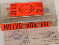 MOTUS  VITA EST