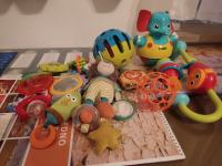 Več različnih igrač
