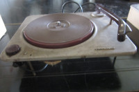 Gramofon  električn  vgradnji  prodam