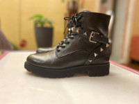 Steve Madden gležnarji št. 40